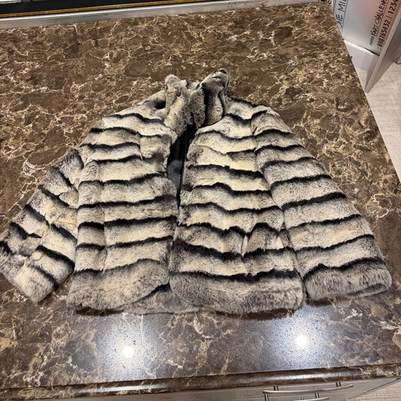 Ladies Fur jacket by Cache - Picture 1 of 3